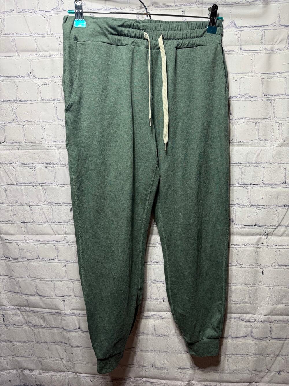 Vuori Womens Performance Joggers Green Sz XS Athleisure Preppy